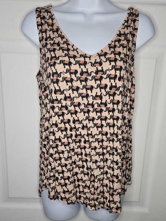 Cupio Tops - Elephant Soft Yoga V-neck Tank M